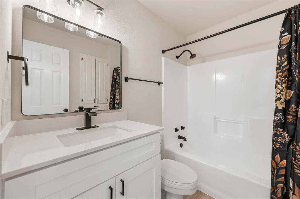 130 Spring Lake Circle Waxahachie, TX 75167 - Photo 9 of 27