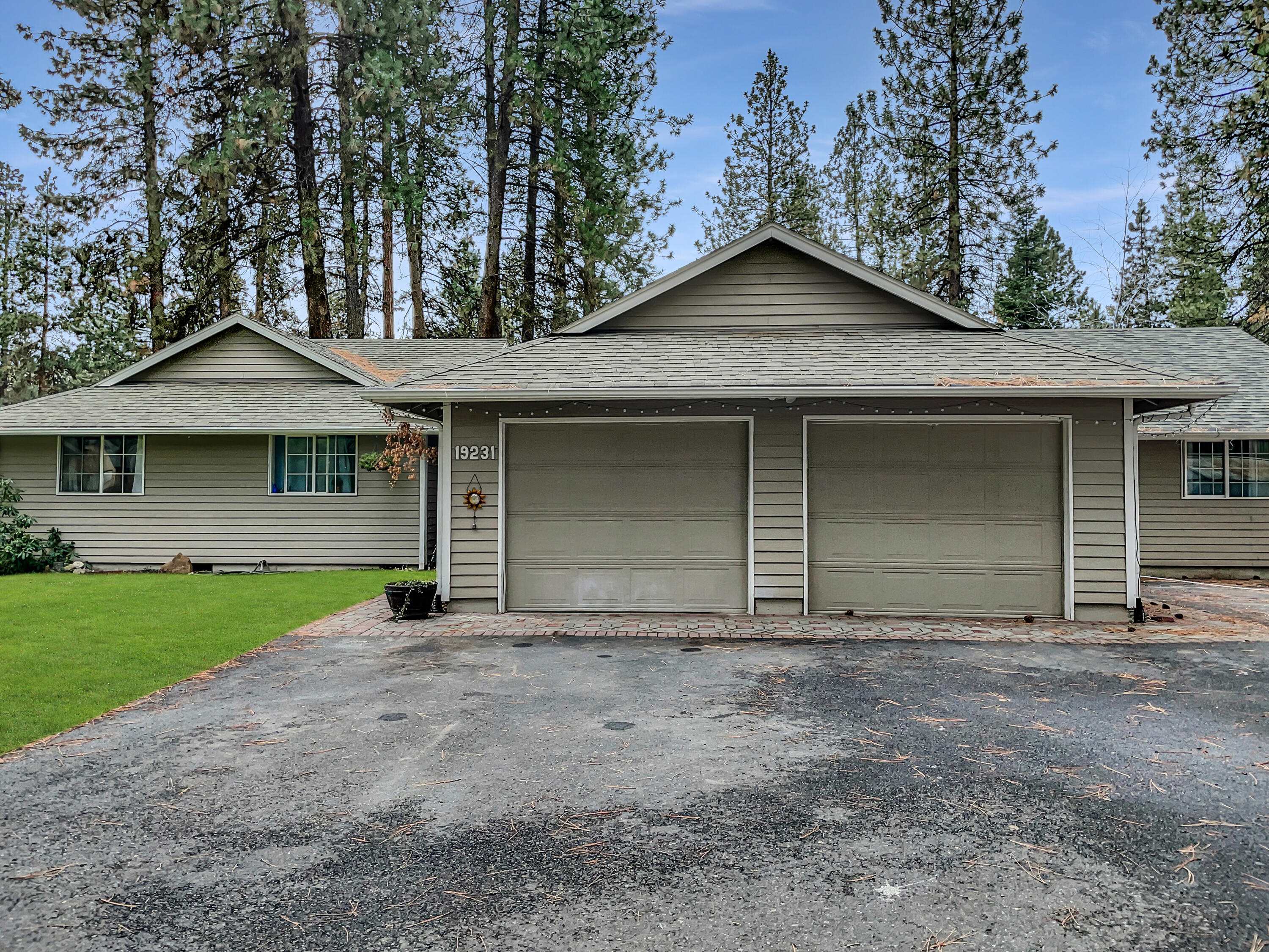 19231 Apache Road Bend, OR 97702 - Photo 1 of 34 Front