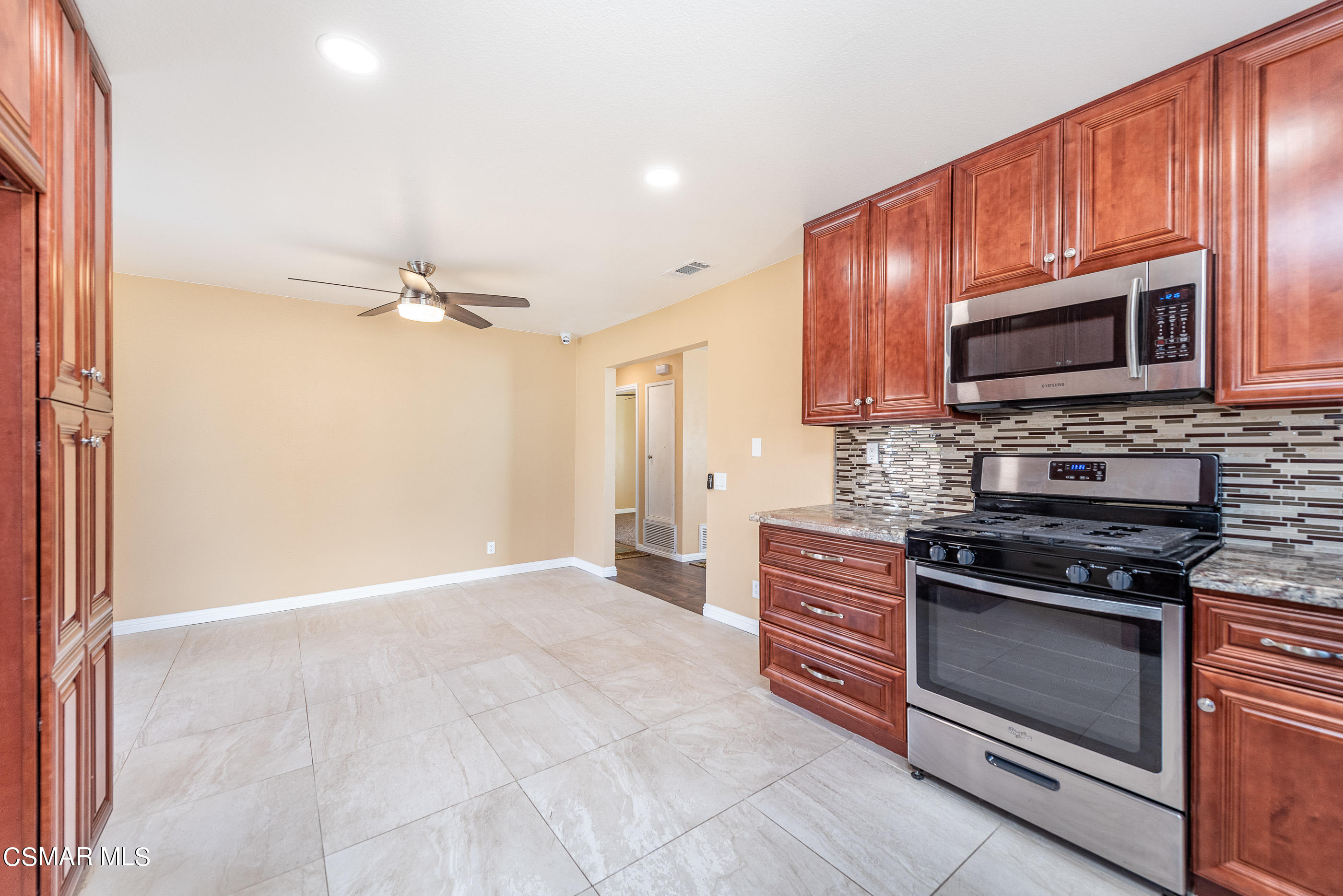 6217 Hope Street Simi Valley, CA 93063 - Photo 11 of 27 6217 Hope St Simi Valley-13