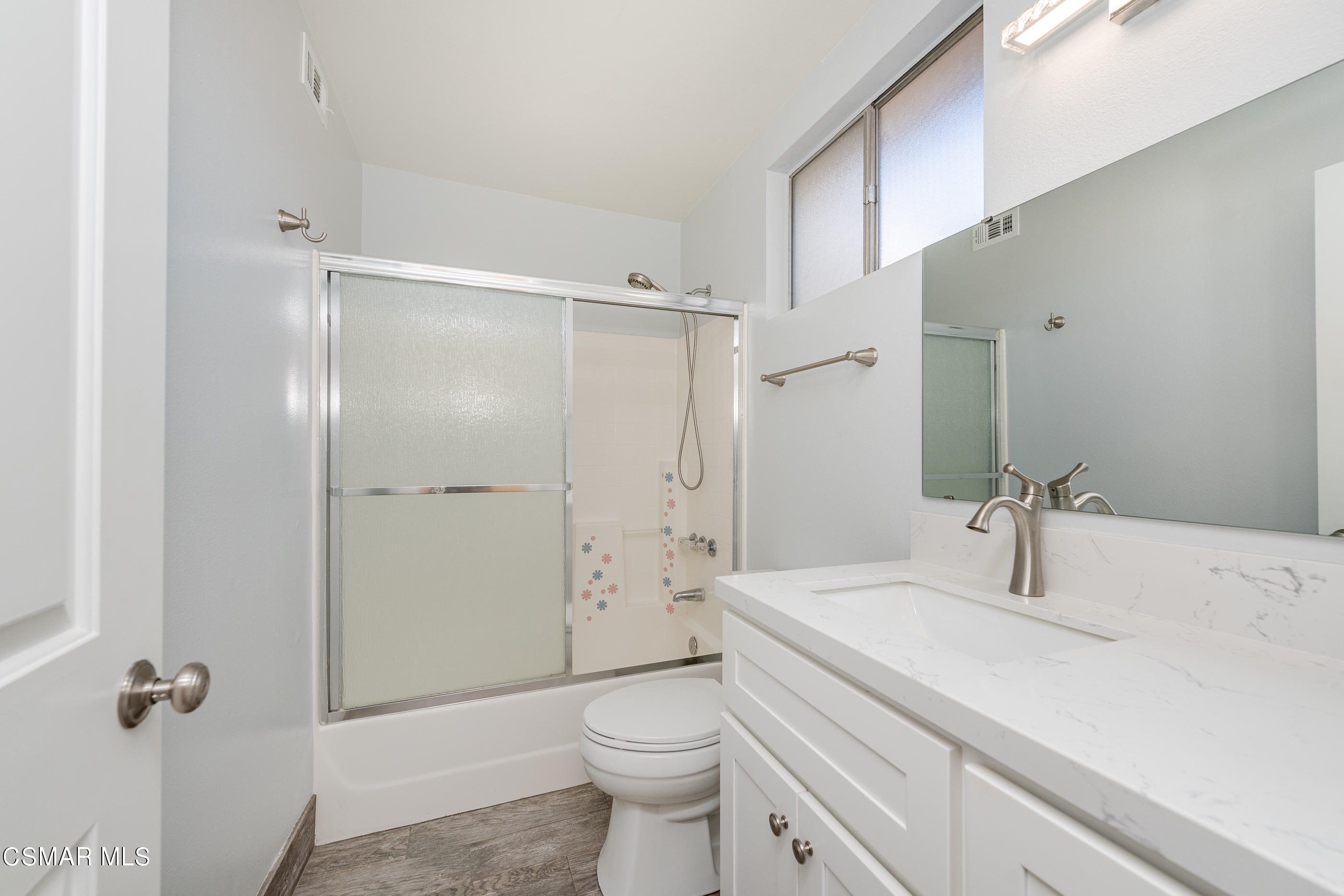 6217 Hope Street Simi Valley, CA 93063 - Photo 18 of 27 6217 Hope St Simi Valley-19