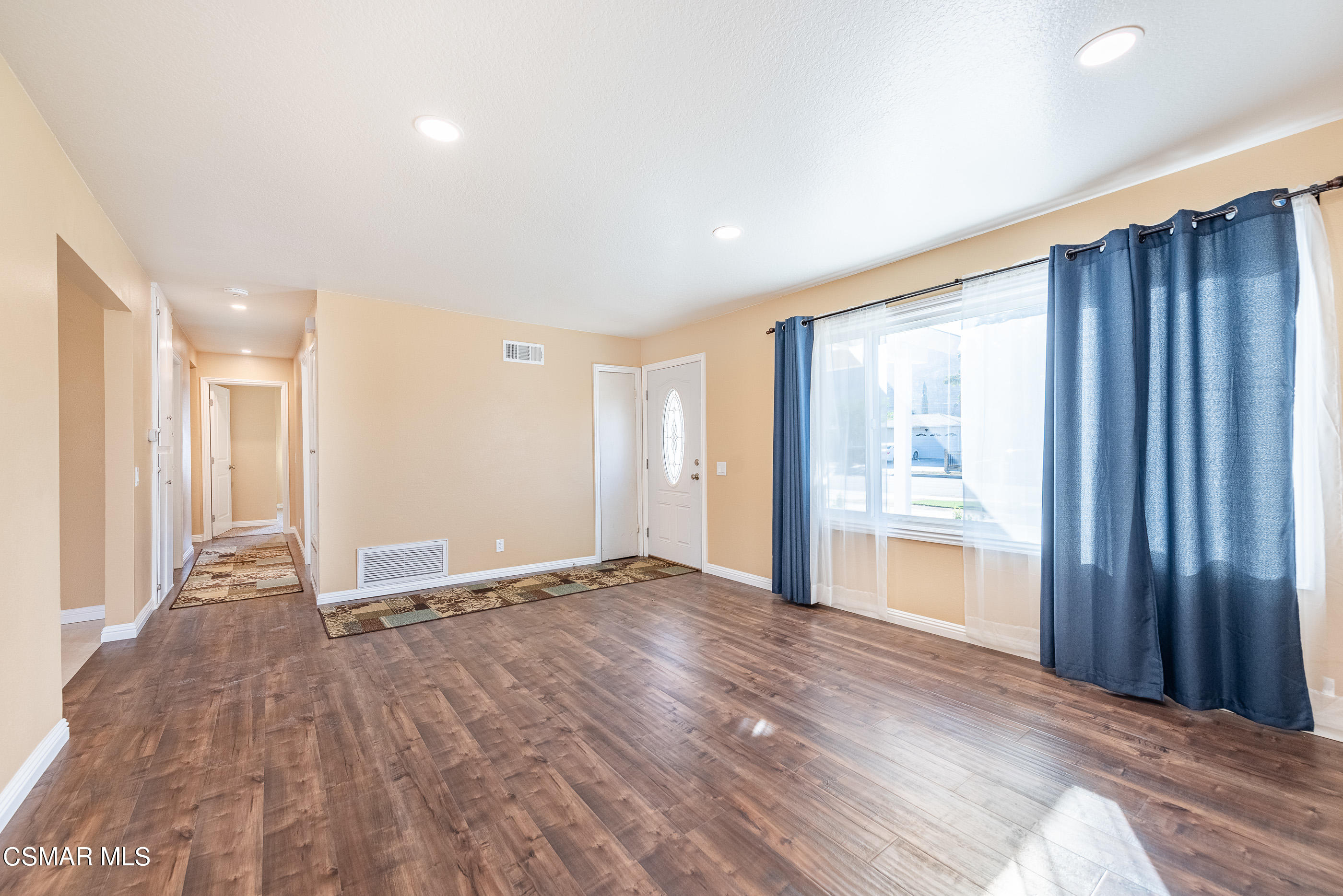 6217 Hope Street Simi Valley, CA 93063 - Photo 6 of 27 6217 Hope St Simi Valley-8