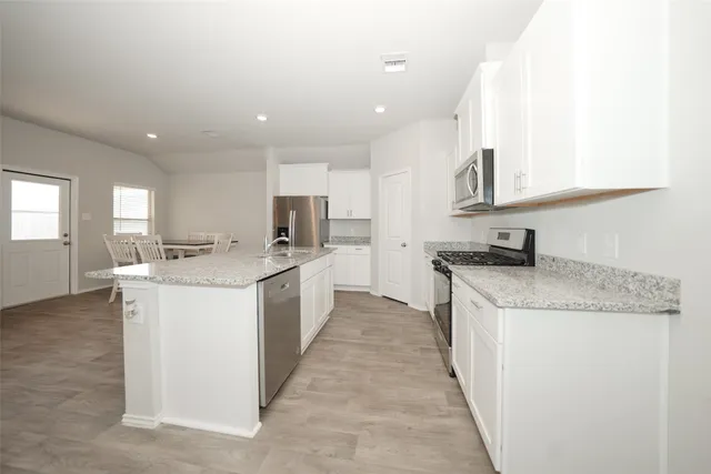 $283,999 | 2407 Divot Lane, Navasota, TX 77868