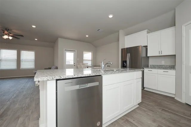 $283,999 | 2407 Divot Lane, Navasota, TX 77868