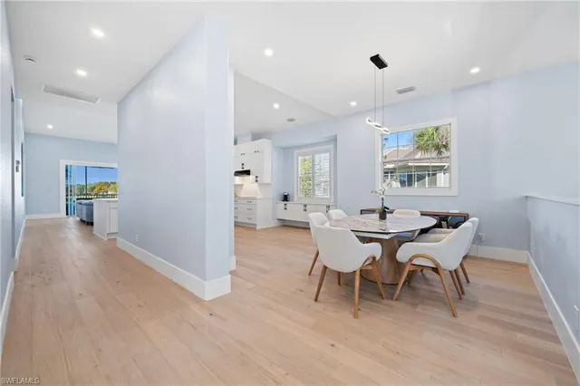 $1,175,000 | 3099 Lancaster Drive, Unit 704, Naples, FL 34105