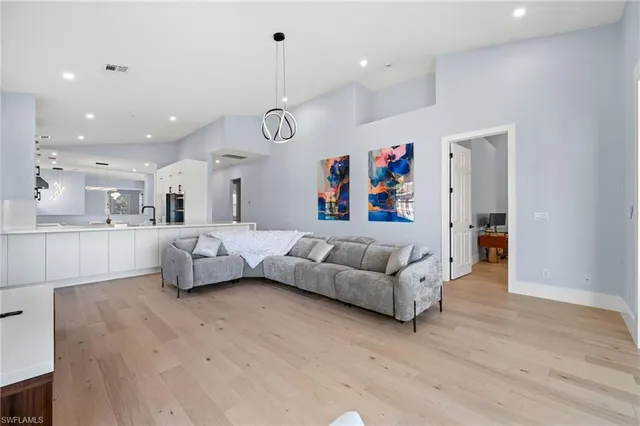 $1,175,000 | 3099 Lancaster Drive, Unit 704, Naples, FL 34105