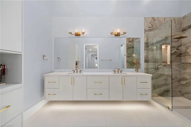 $1,175,000 | 3099 Lancaster Drive, Unit 704, Naples, FL 34105