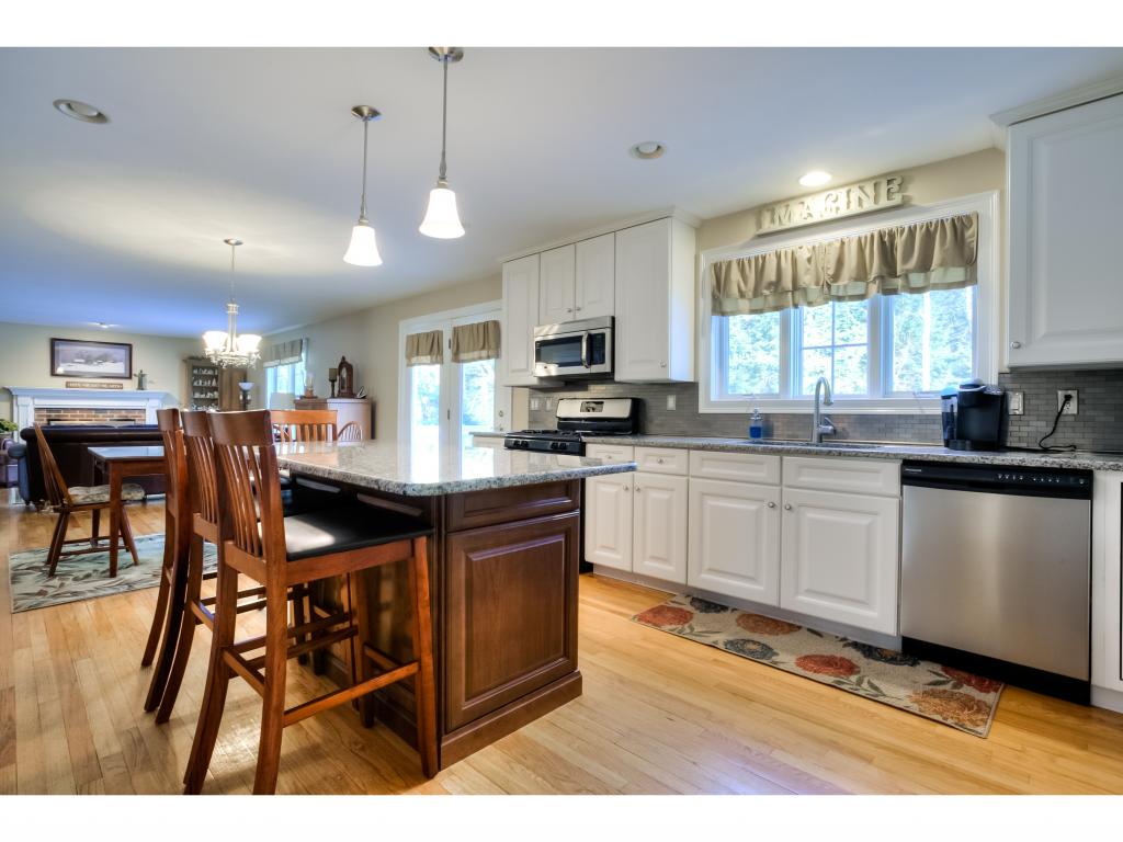 157 Middle Road Brentwood, NH 03833 - Photo 5 of 36 Gallery Image 5