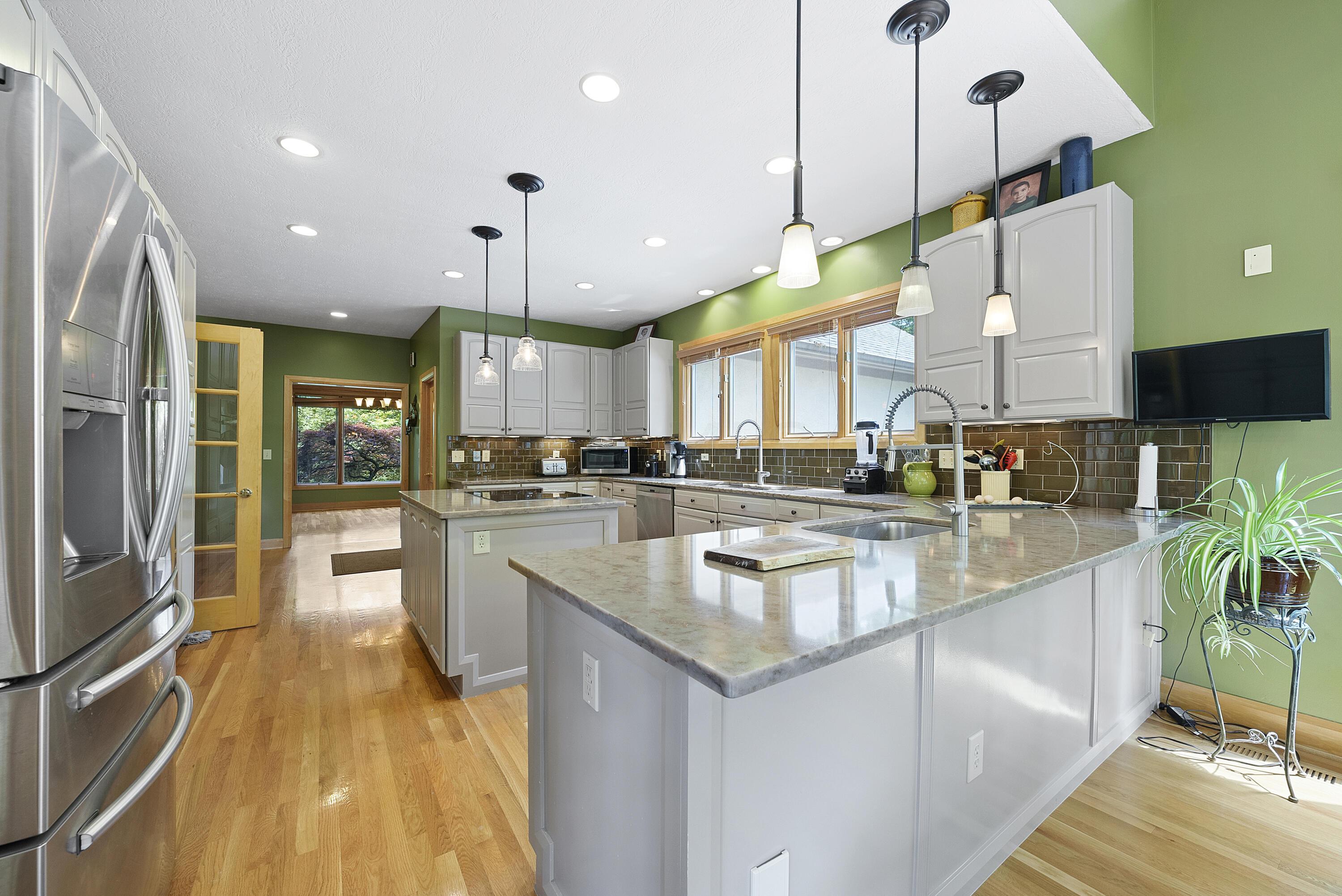 6885 Lewis Center Road Galena, OH 43021 - Photo 11 of 50 Kitchen (3)