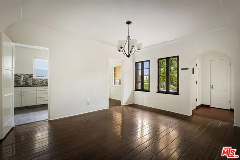 $1,995,000 | 844 South Curson Avenue, Los Angeles, CA 90036