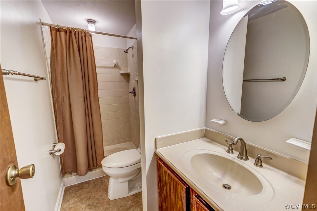 10411 Antwerp Road North Chesterfield, VA 23235 - Photo 25 of 36 Master Bath with Tiled Shower