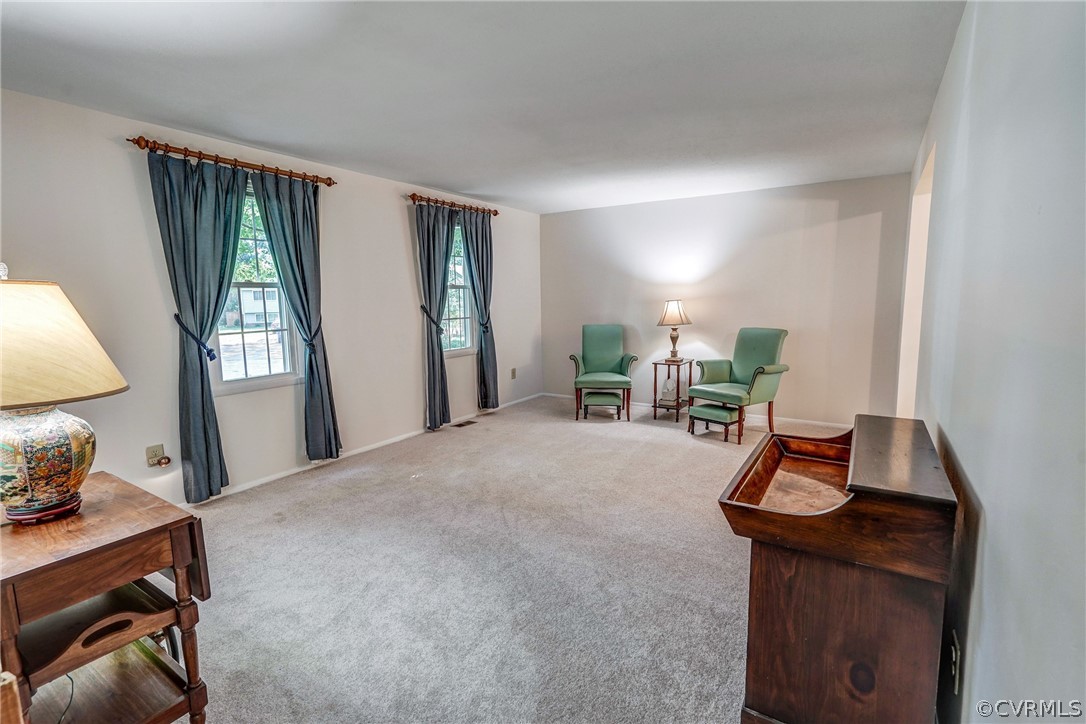 10411 Antwerp Road North Chesterfield, VA 23235 - Photo 5 of 36 Living Room