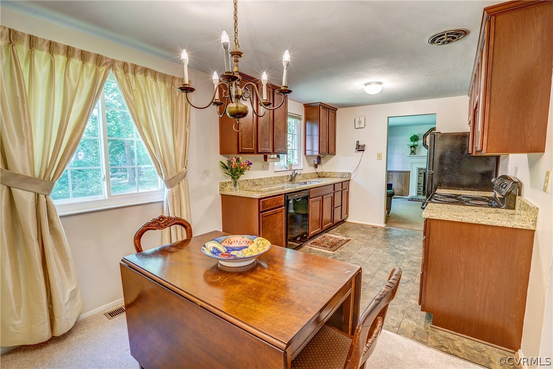 10411 Antwerp Road North Chesterfield, VA 23235 - Photo 10 of 36 Dining Room and Kitchen