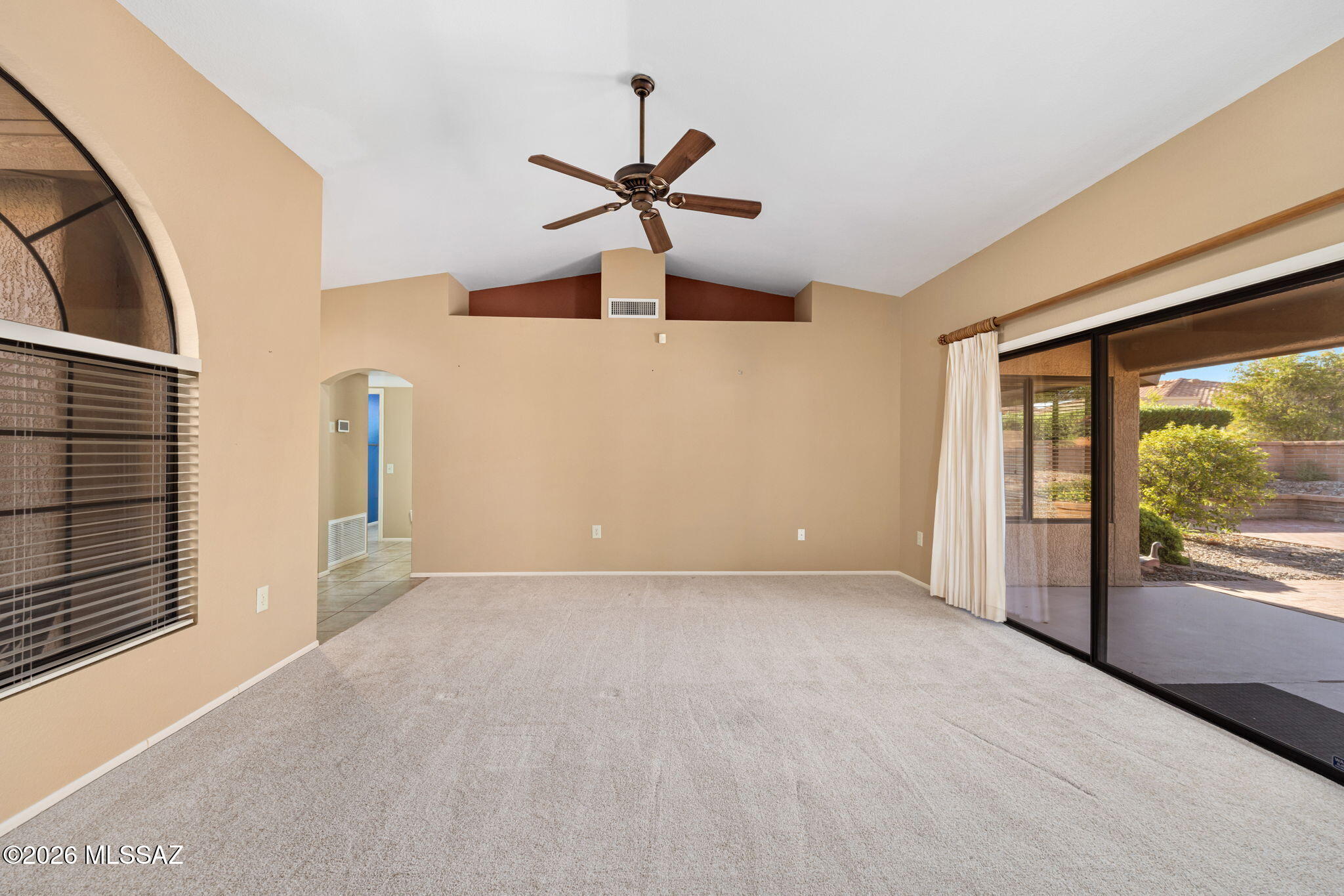 1029 East Rising Sun Drive Oro Valley, AZ 85755 - Photo 6 of 51 LIVING ROOM