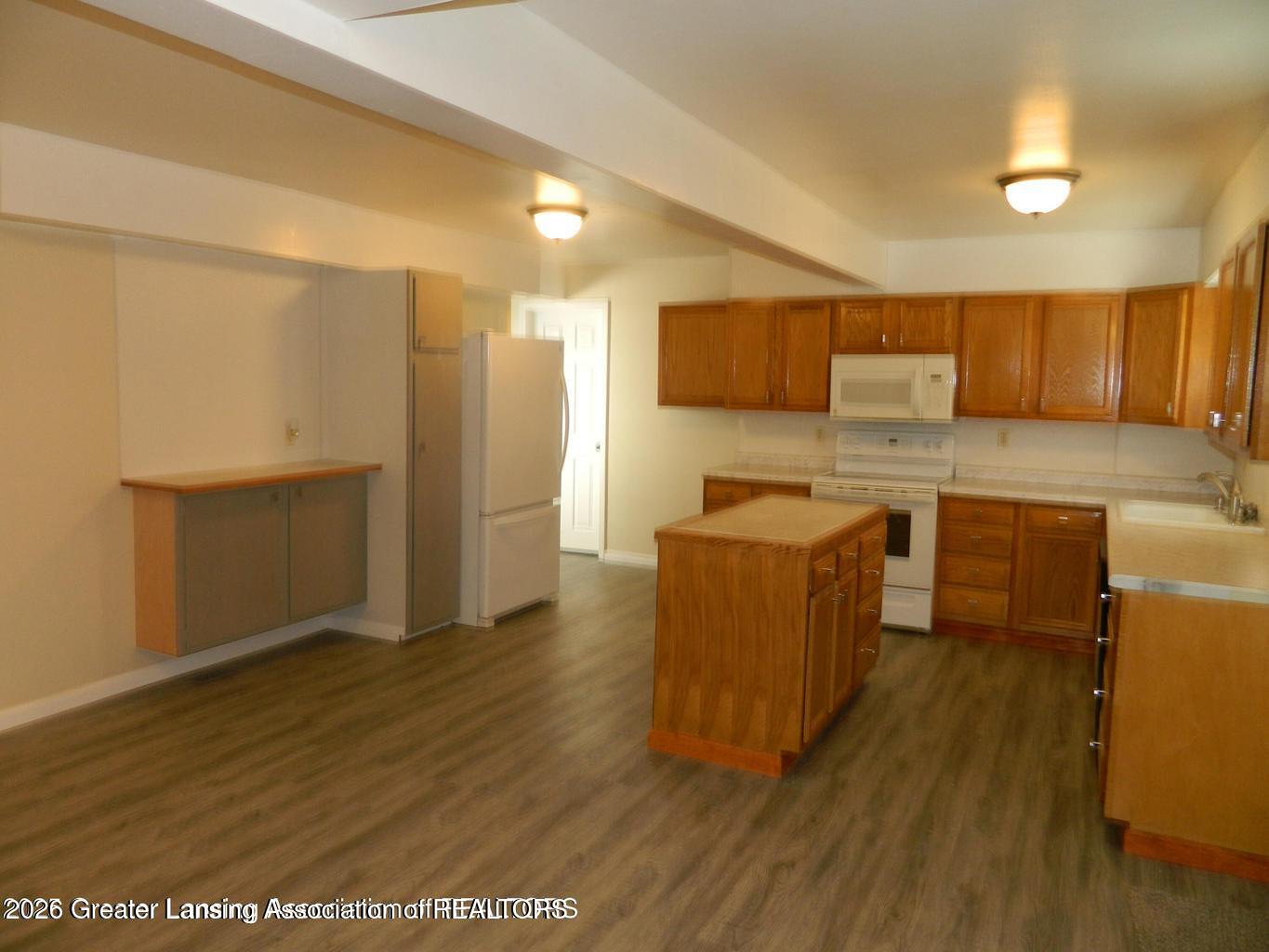 2936 Jolly Road Okemos, MI 48864 - Photo 5 of 19 Jolly 5