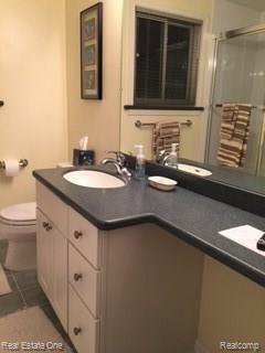 4793 Valley Road Trenton, MI 48183 - Photo 17 of 20 Valleybathupper.jpg