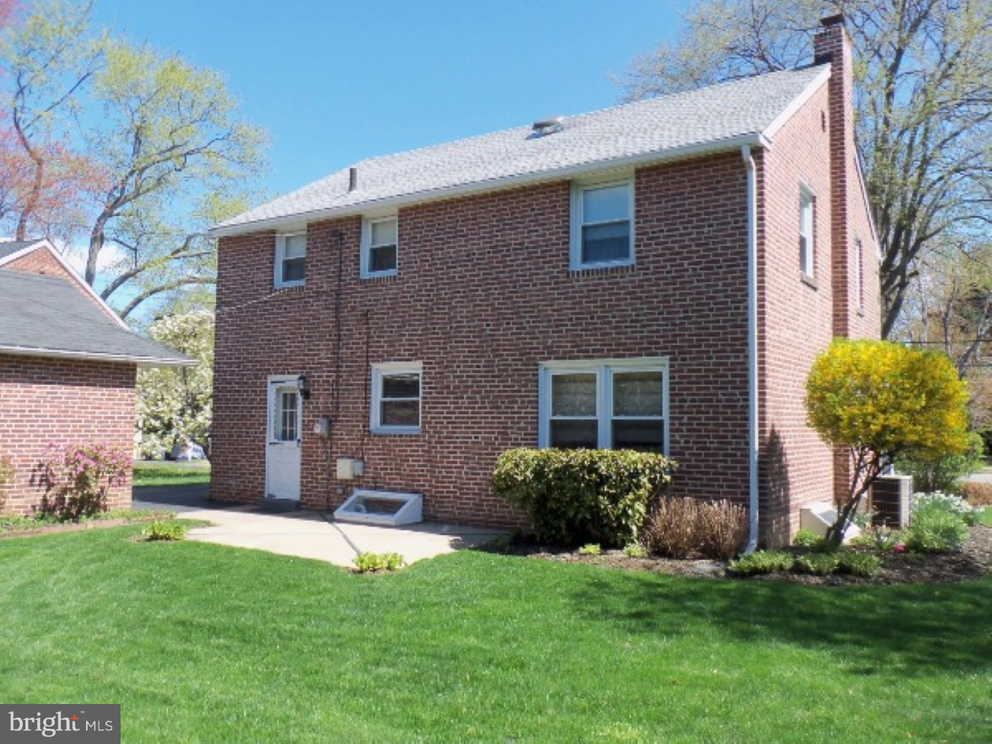 748 West Springfield Road Springfield, PA 19064 - Photo 4 of 25 Exterior Back