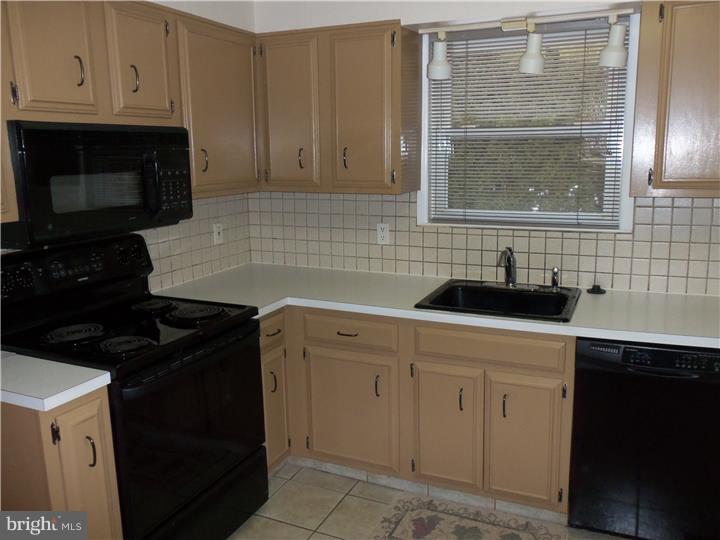 748 West Springfield Road Springfield, PA 19064 - Photo 9 of 25 Kitchen