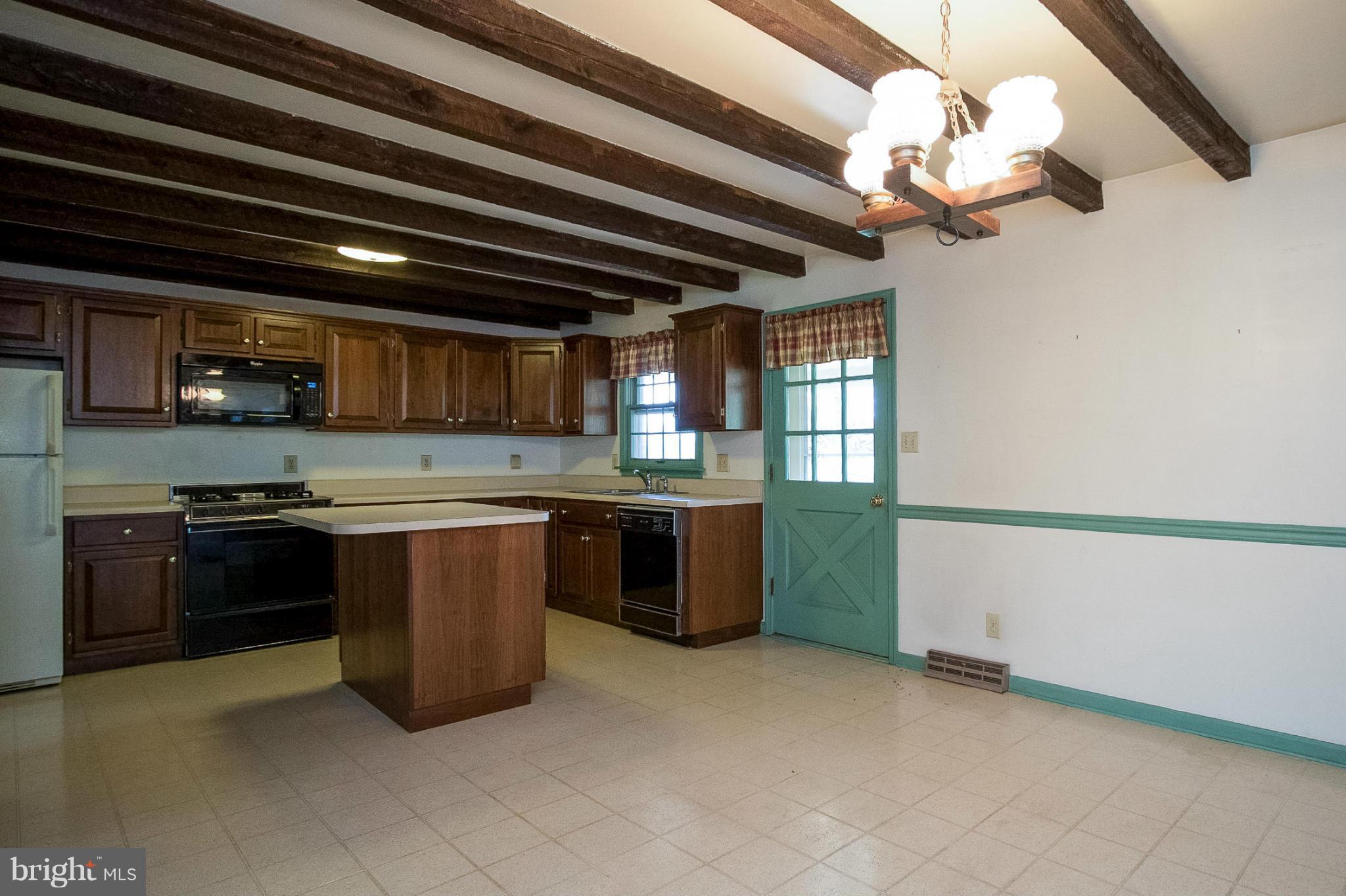 11545 Fort Valley Road Fort Valley, VA 22652 - Photo 10 of 30 Kitchen