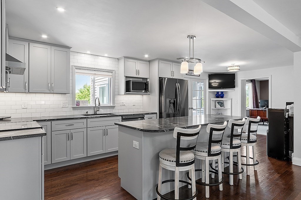 32 Burley Farm Road Danvers, MA 01923 - Photo 4 of 37 Gallery Image 4