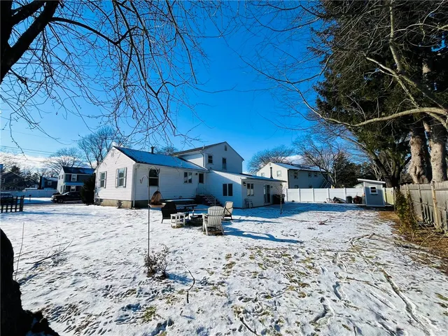 $679,000 | 11 Hollow Ridge Road, East Providence, RI 02916