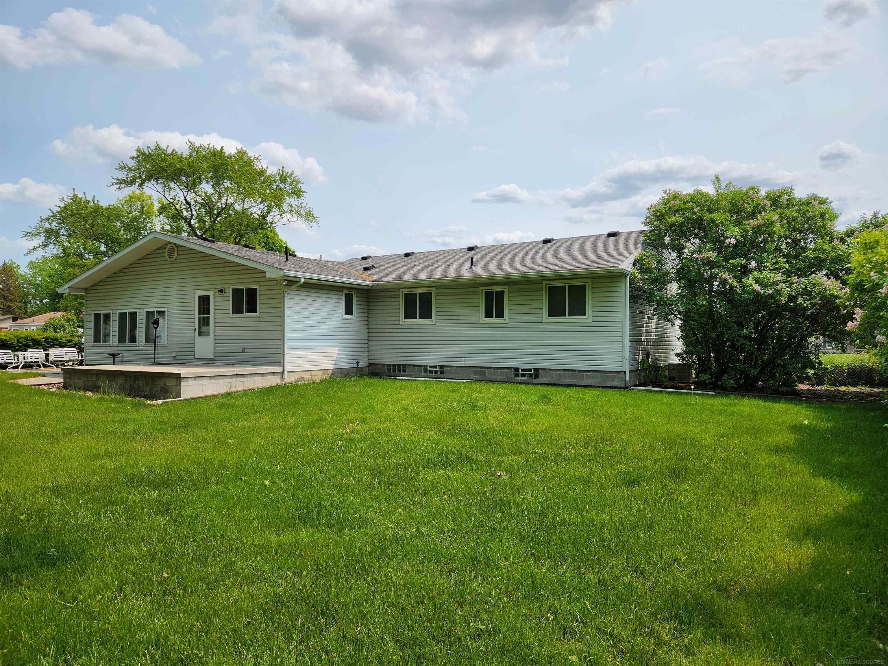 2131 Elmcrest Road Sterling Heights, MI 48310 - Photo 3 of 24
