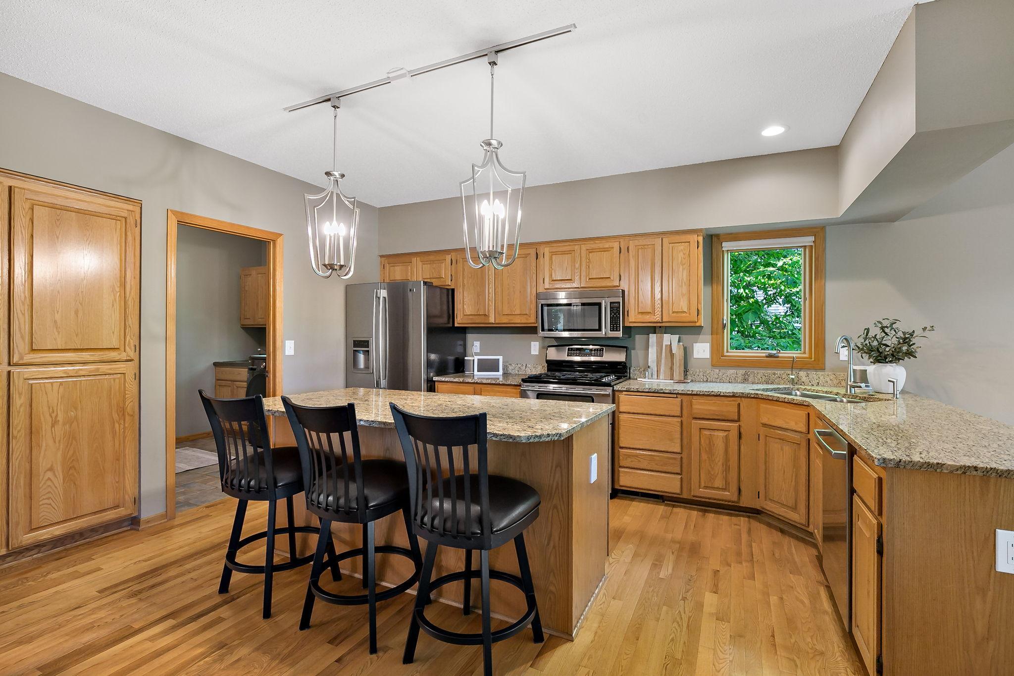 8879 Sylvan Ridge Eden Prairie, MN 55347 - Photo 12 of 49