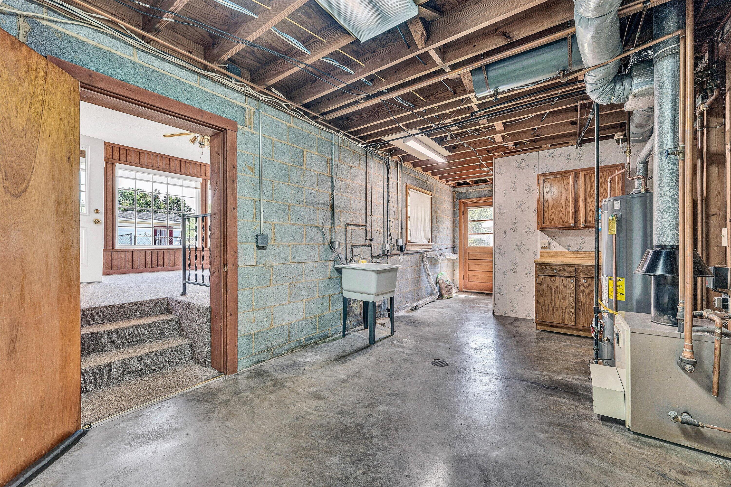 5602 Green Ridge Road Northwest Roanoke, VA 24019 - Photo 26 of 38 25-DSC04321