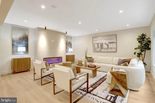 $2,999,999 | 8302 Robey Avenue, Annandale, VA 22003