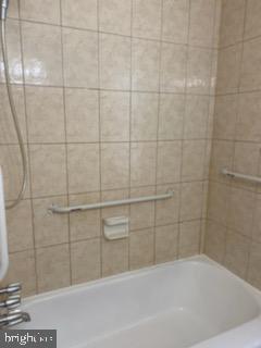 1623 Heathfield Road Baltimore, MD 21239 - Photo 11 of 15 Bath