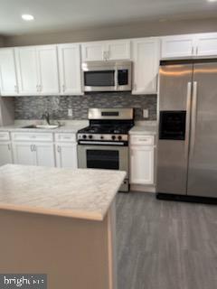 1623 Heathfield Road Baltimore, MD 21239 - Photo 5 of 15 Kitchen