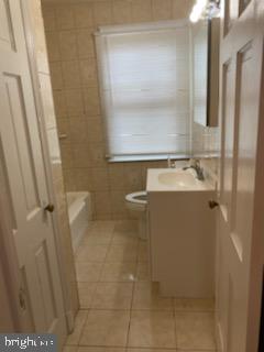 1623 Heathfield Road Baltimore, MD 21239 - Photo 10 of 15 Full Bath