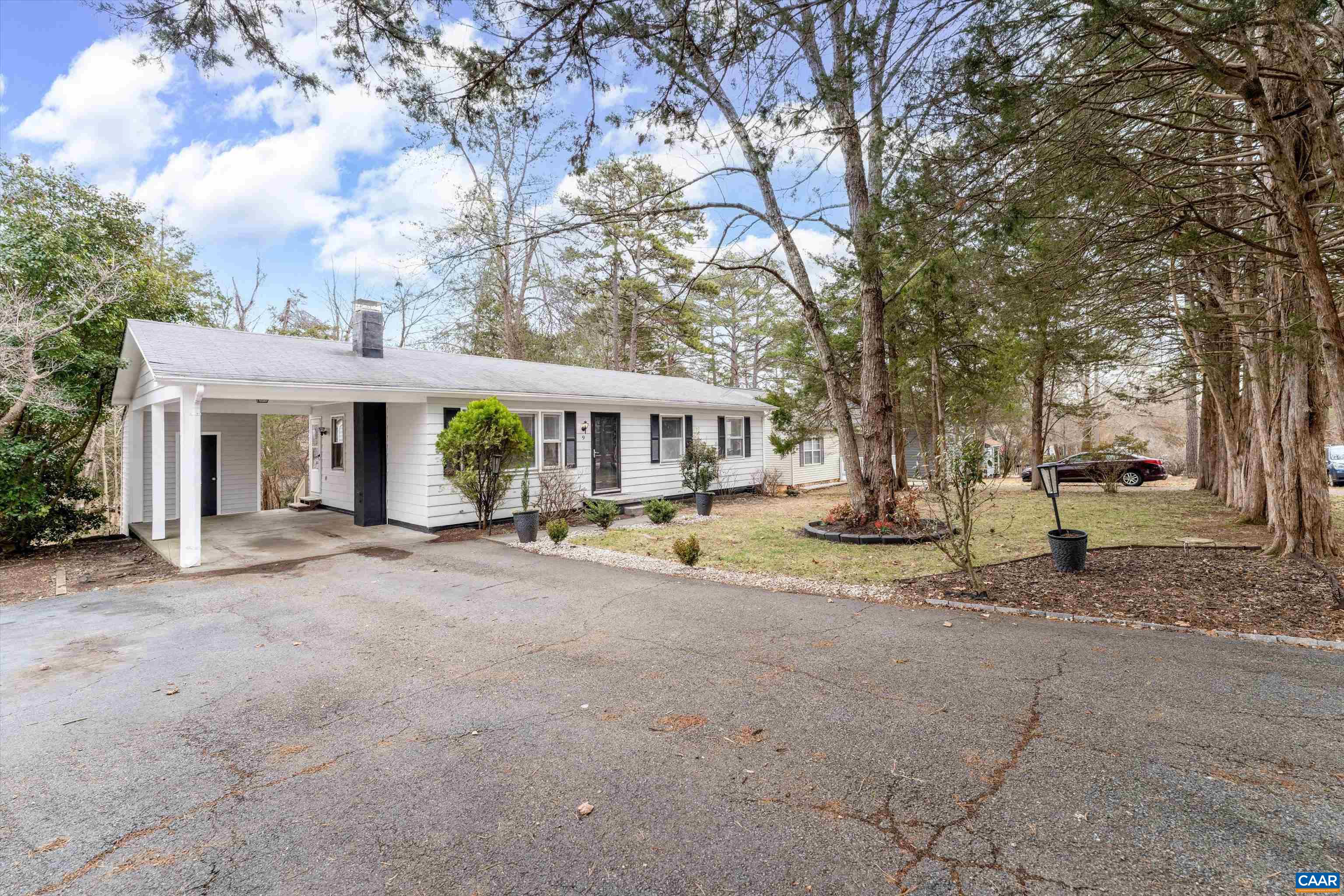 9 Pleasant View Terrace Palmyra, VA 22963 - Photo 28 of 34 a view of a house with a yard and large tree