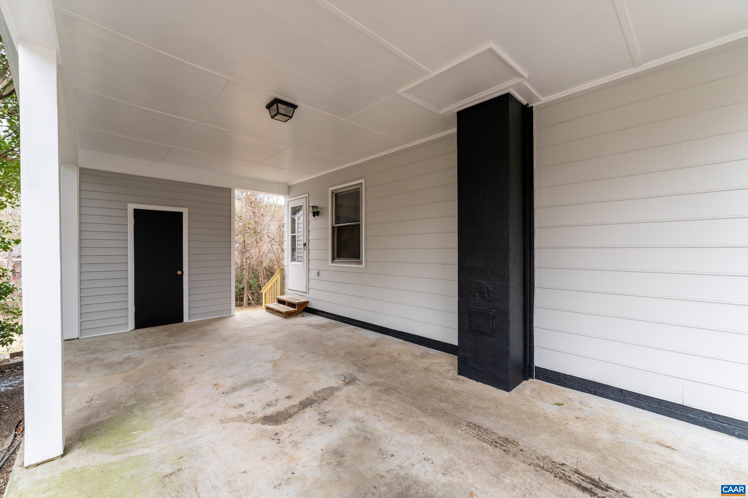 9 Pleasant View Terrace Palmyra, VA 22963 - Photo 29 of 34 a view of an empty room with closet
