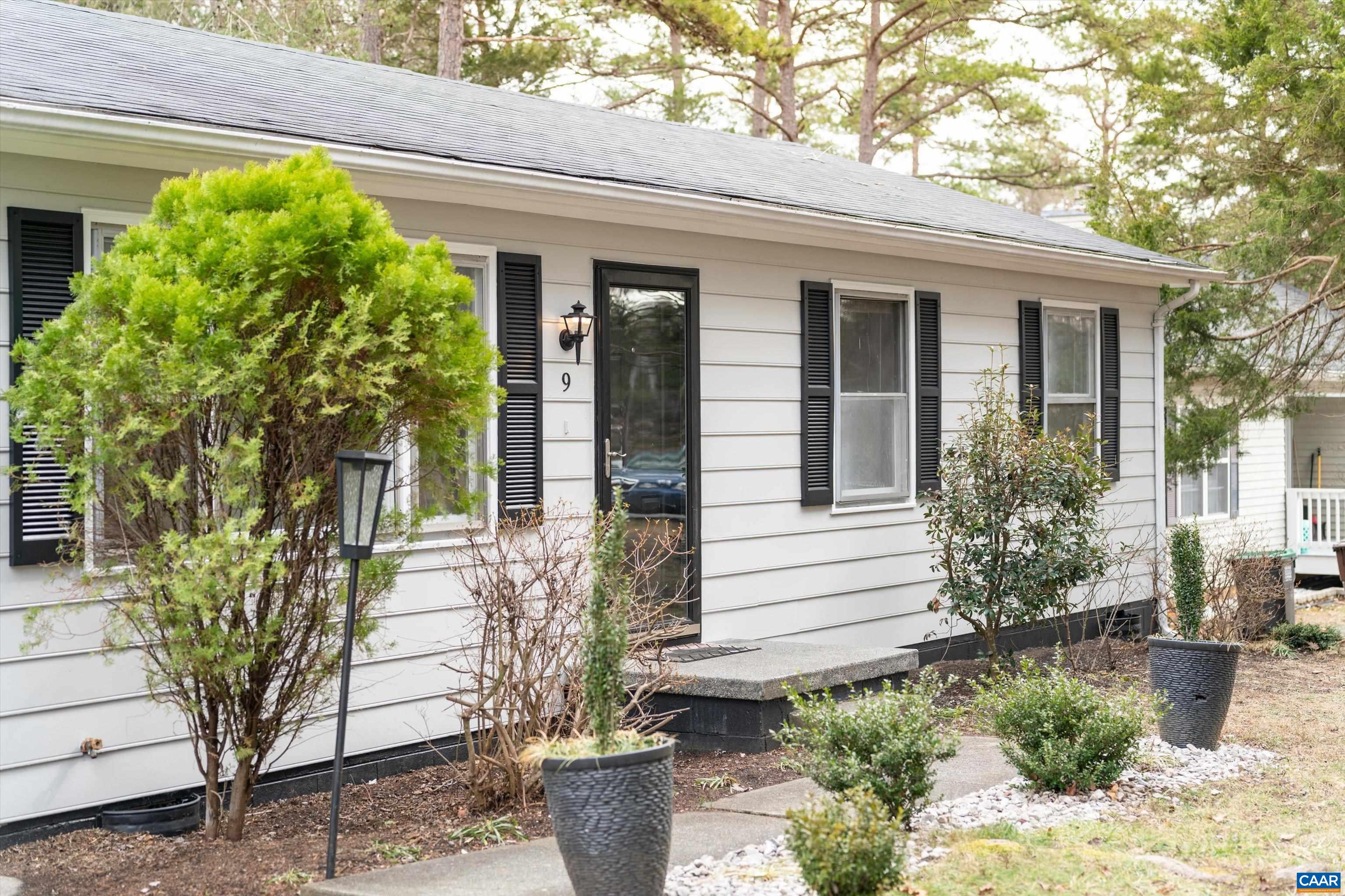 9 Pleasant View Terrace Palmyra, VA 22963 - Photo 31 of 34 a front view of a house with garden