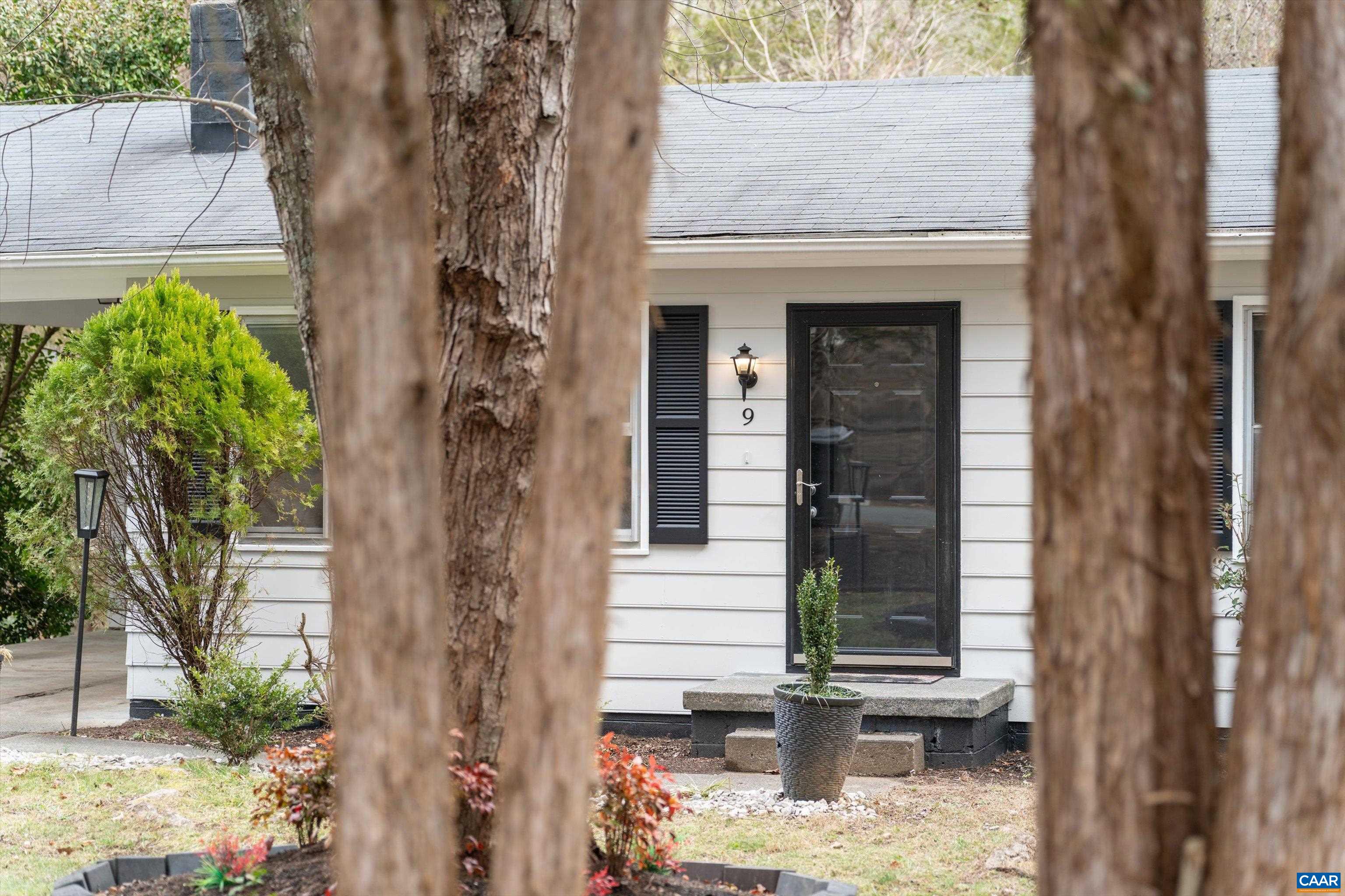 9 Pleasant View Terrace Palmyra, VA 22963 - Photo 32 of 34 a front view of a house with a tree in front