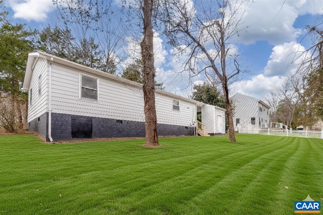9 Pleasant View Terrace Palmyra, VA 22963 - Photo 6 of 34 a view of a house with a yard