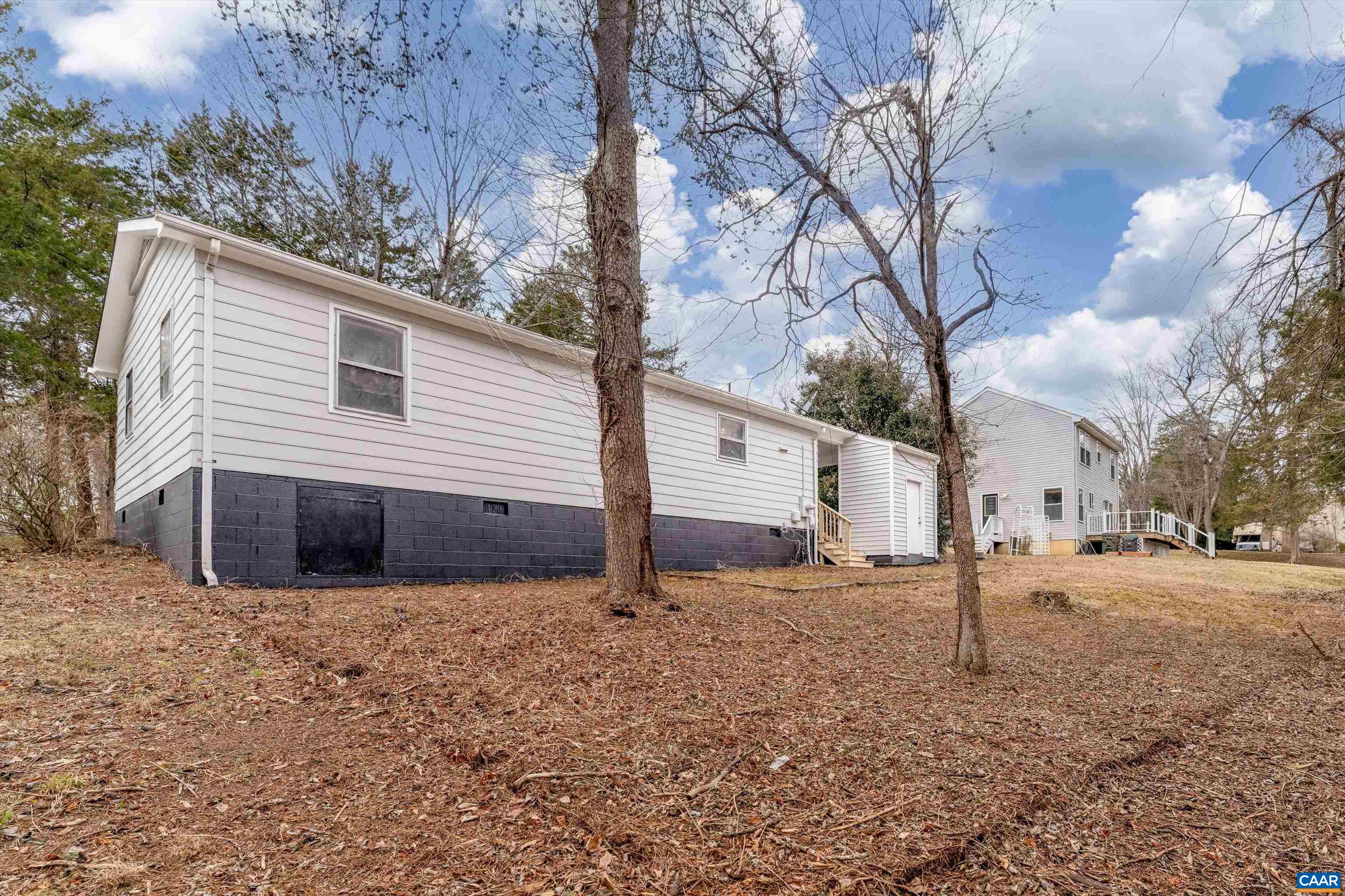 9 Pleasant View Terrace Palmyra, VA 22963 - Photo 8 of 34 a view of a house with a yard