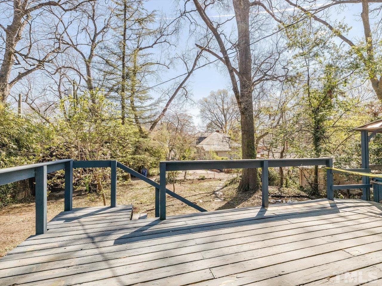 118 Hawthorne Road Raleigh, NC 27605 - Photo 21 of 42 a view of outdoor space with seating