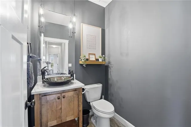 $815,000 | 836 Old Hickory Road, Greenwood, MO 64034