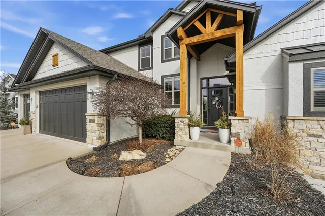 $815,000 | 836 Old Hickory Road, Greenwood, MO 64034