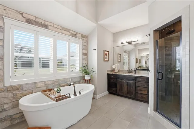 $815,000 | 836 Old Hickory Road, Greenwood, MO 64034