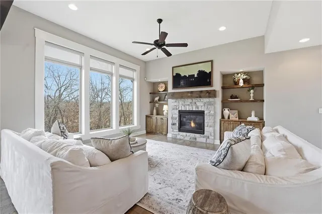 $815,000 | 836 Old Hickory Road, Greenwood, MO 64034