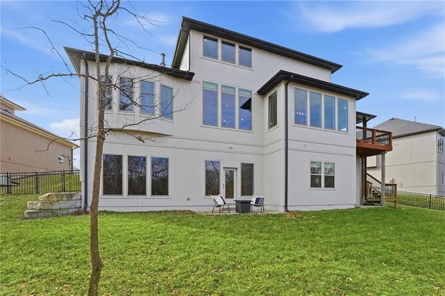 $815,000 | 836 Old Hickory Road, Greenwood, MO 64034