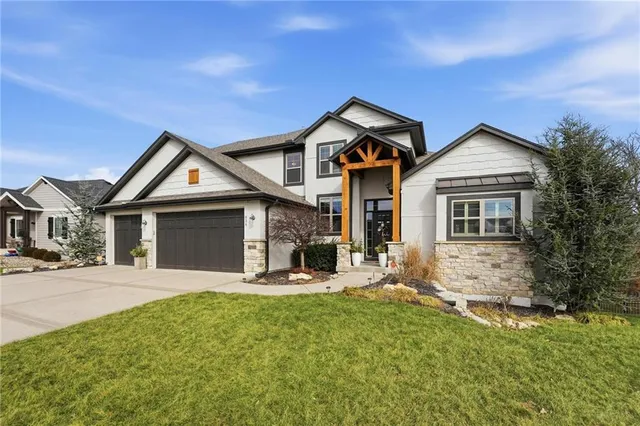 $815,000 | 836 Old Hickory Road, Greenwood, MO 64034