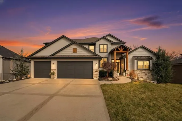 $815,000 | 836 Old Hickory Road, Greenwood, MO 64034