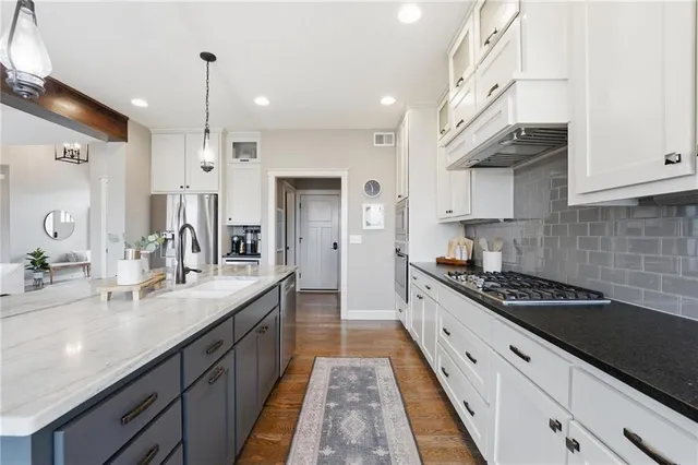 $815,000 | 836 Old Hickory Road, Greenwood, MO 64034