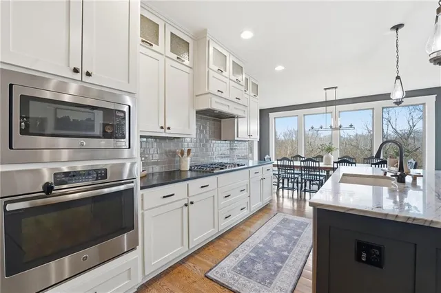 $815,000 | 836 Old Hickory Road, Greenwood, MO 64034