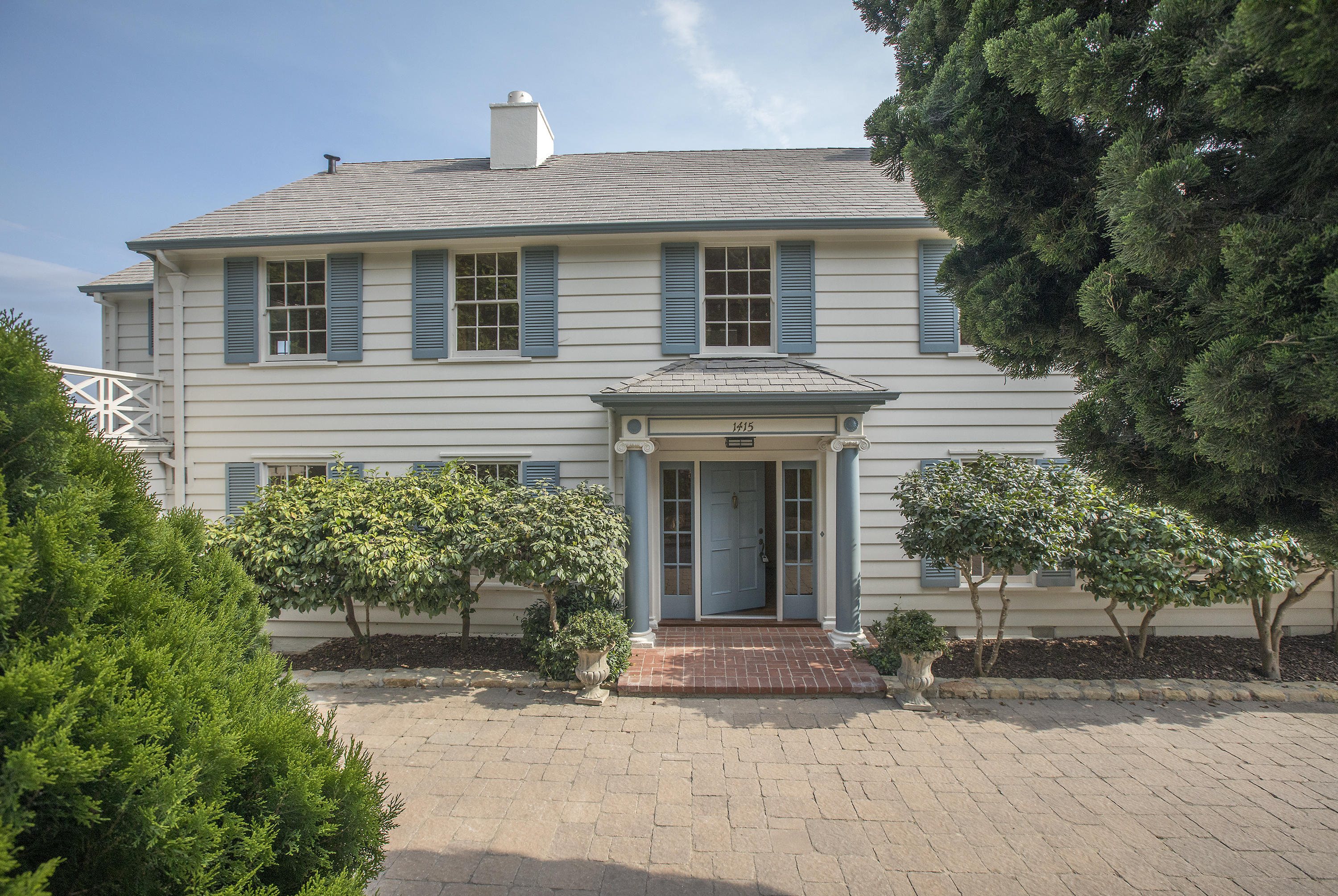 1415 Dover Road Santa Barbara, CA 93103 - Photo 34 of 40 a front view of a house with yard