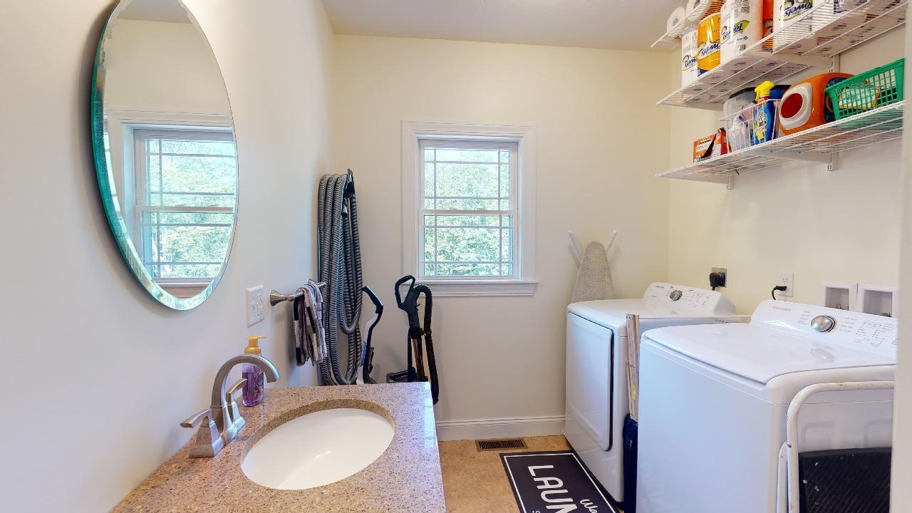 98 Kennard Road Nottingham, NH 03290 - Photo 14 of 40