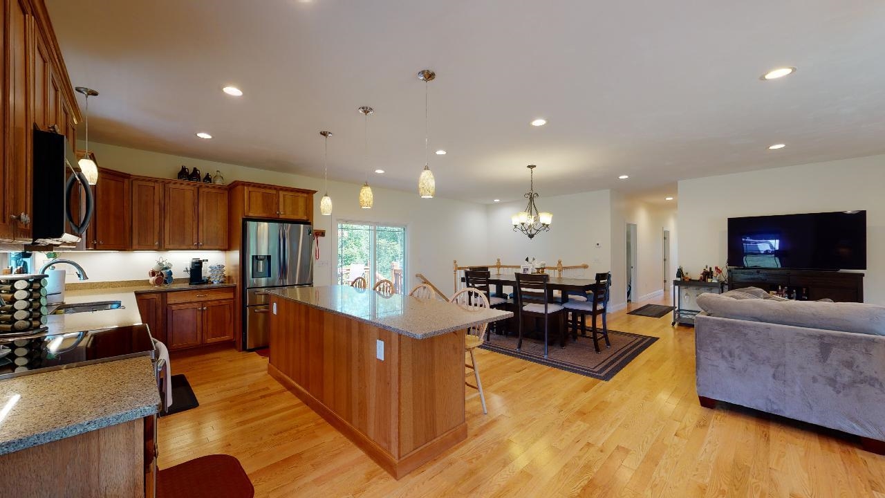 98 Kennard Road Nottingham, NH 03290 - Photo 4 of 40